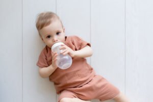Qué pasa si los bebés beben mucha agua