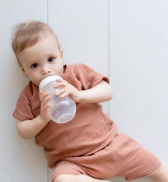 Qué pasa si los bebés beben mucha agua