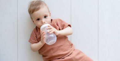 Qué pasa si los bebés beben mucha agua