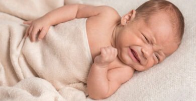 Que causa el colico en los bebes